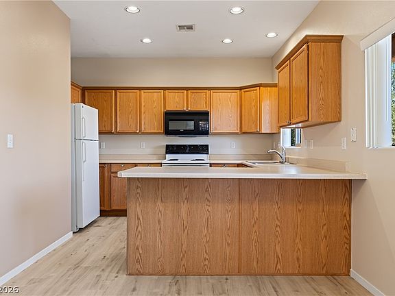 4th image of 724 Hardy Way Unit E