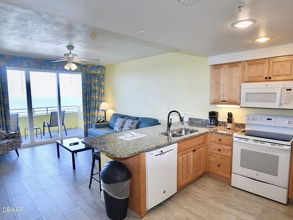 4th image of 300 N Atlantic Ave #1705