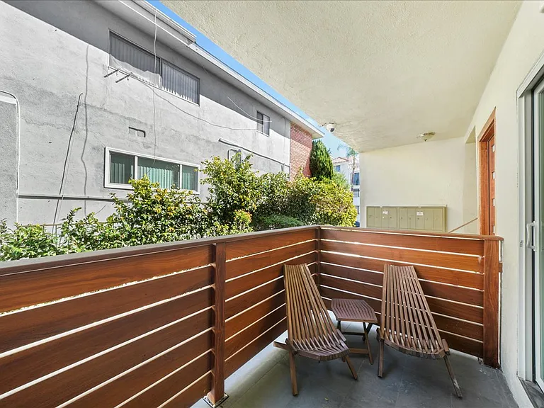 11719 Mayfield Ave #1 — Photo 17