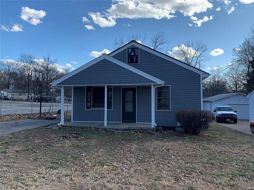 1st image of 140 Flora Dr