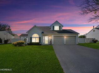 33 Bryce Canyon Rd, Howell, NJ 07731