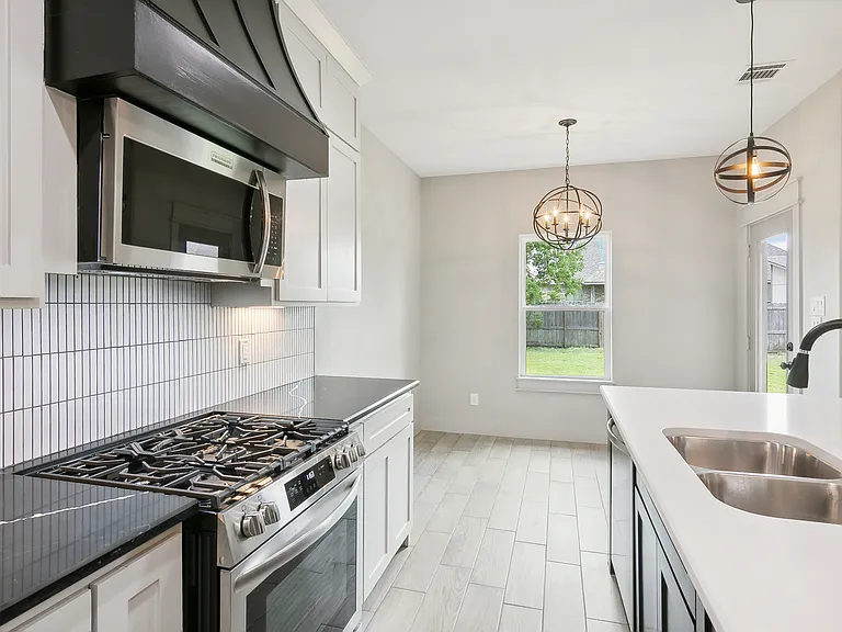 5640 Essie Ln — Photo 8
