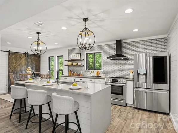 9620 Fir Knoll Rd, Mint Hill, NC 28227