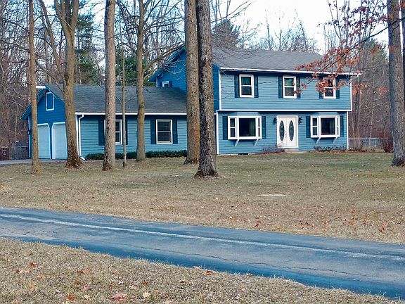 2nd image of 71 Cheryl Dr