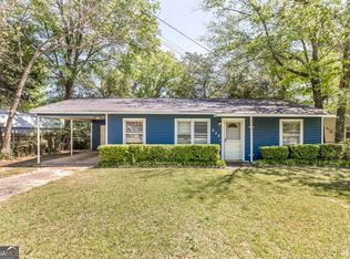 228 Crescent Dr, Warner Robins, GA 31093