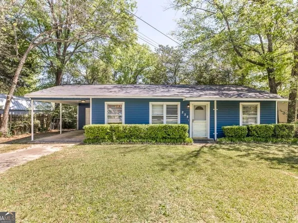 228 Crescent Dr, Warner Robins, GA 31093