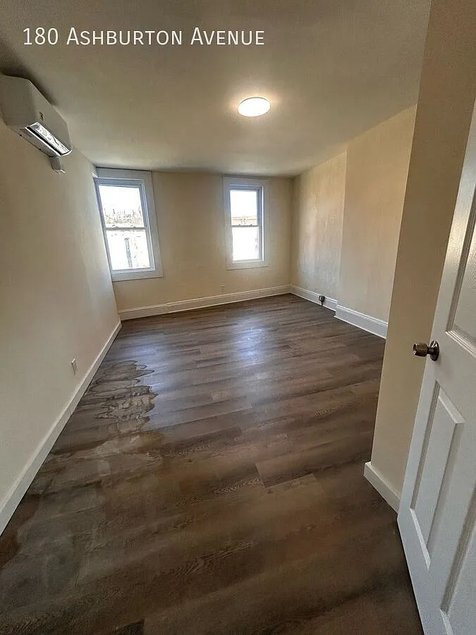 3 bed, $3,000 — Photo 3