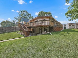 2313 8th Ave E, University Park, IA 52595