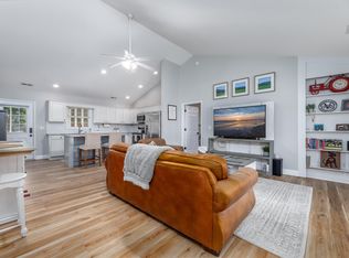 252 Shellbank Dr, Sneads Ferry, NC 28460