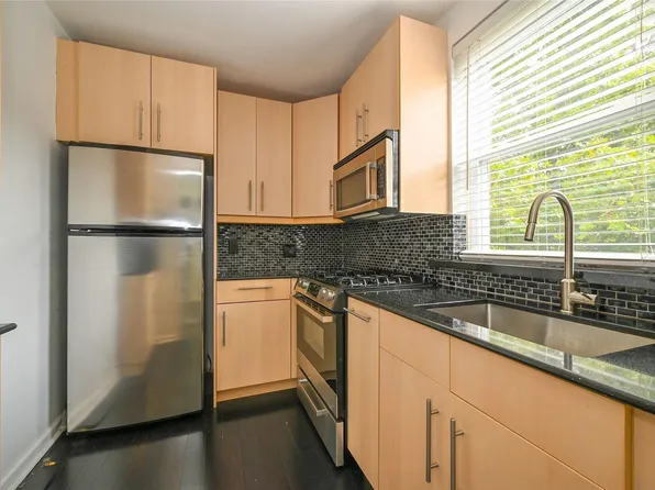 172-15 Crocheron Avenue 2nd Fl, Flushing, NY 11358