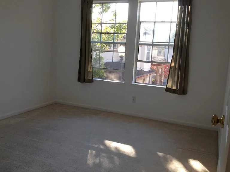5 Holtz Ct — Photo 28