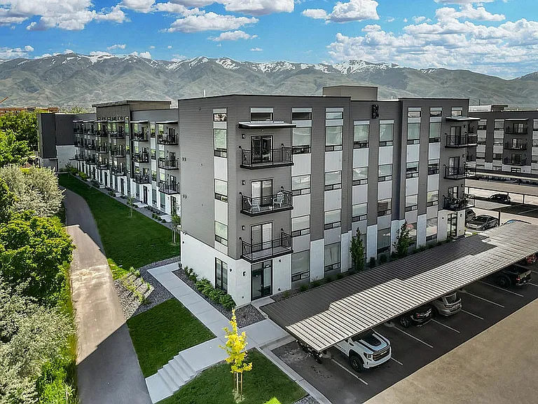 The Parkway Apartments — Photo 31