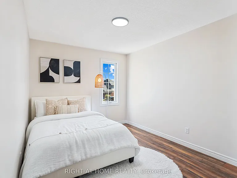 754 Hedgerow Pl — Photo 36
