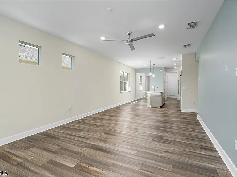 42186 Edgewater Dr — Photo 12