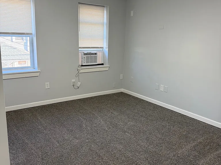 58 E Monroe St — Photo 12