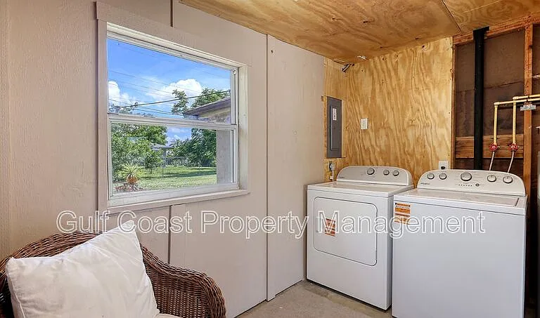 2551 Waneta Dr — Photo 32
