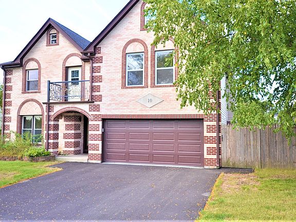3rd image of 10 Rosewood Dr