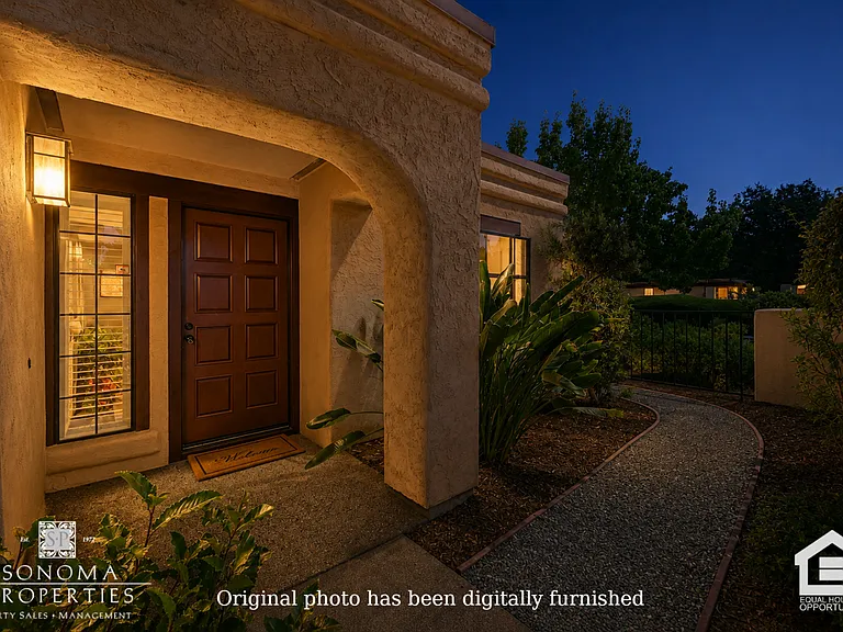 424 La Quinta Ln — Photo 3