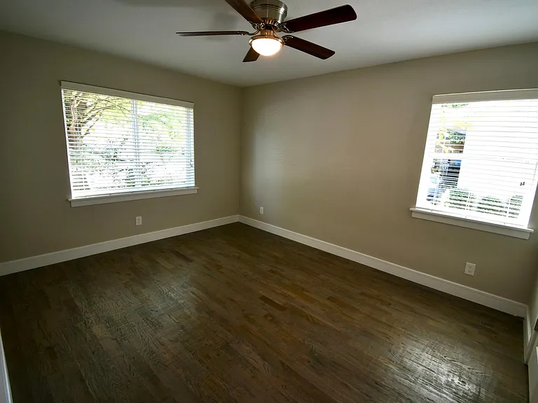 1015 Mitchell Rd — Photo 9