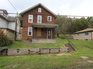 420 N 4th St, Reynoldsville, PA