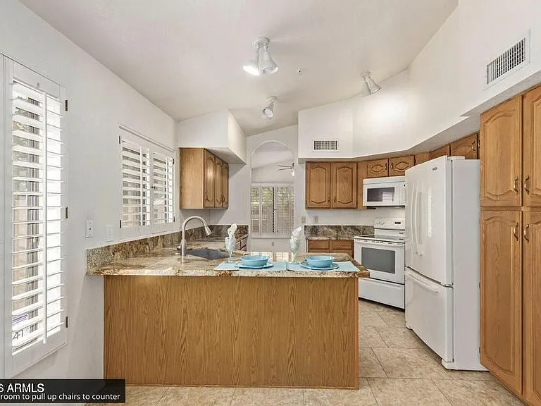 12830 N 95th Way — Photo 10