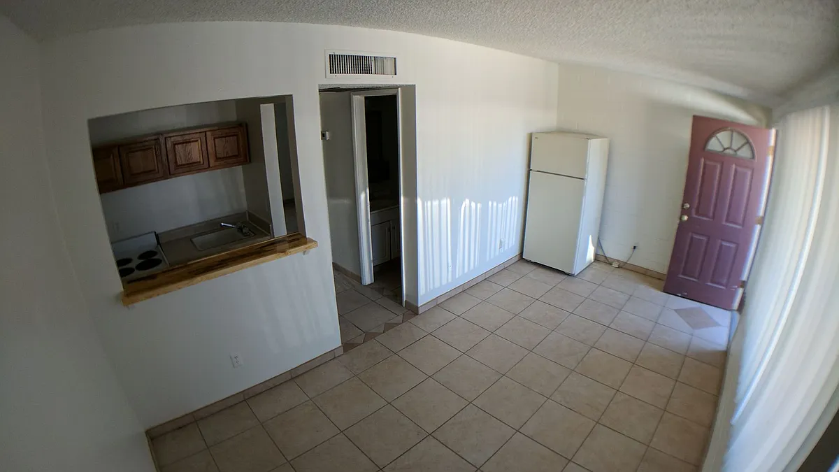 Building Photo - 725 E Elm St #B-1