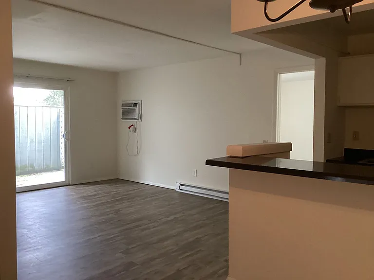 University Park Apartments near Cornell University — Photo 105
