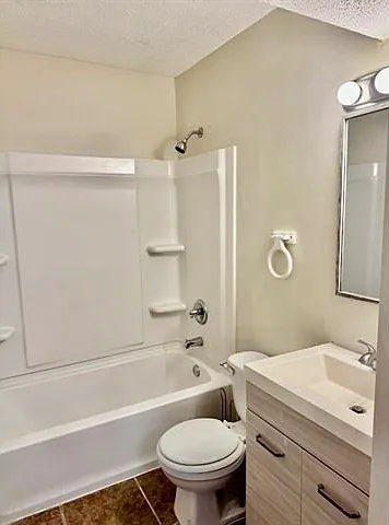 4321 Loire Dr #D — Photo 14
