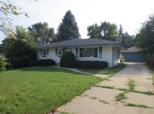 2917 Concordia Dr, Rockford, IL 61109