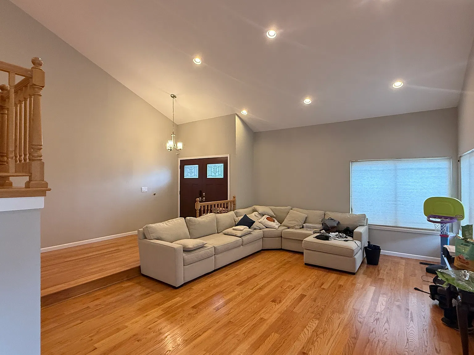 5 bed, 2465 sqft, $6,995 — Photo 3