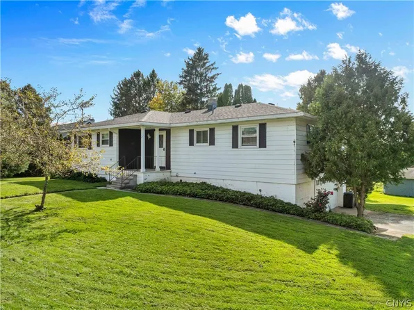 2 Hilltop Rd, Fulton, NY 13069
