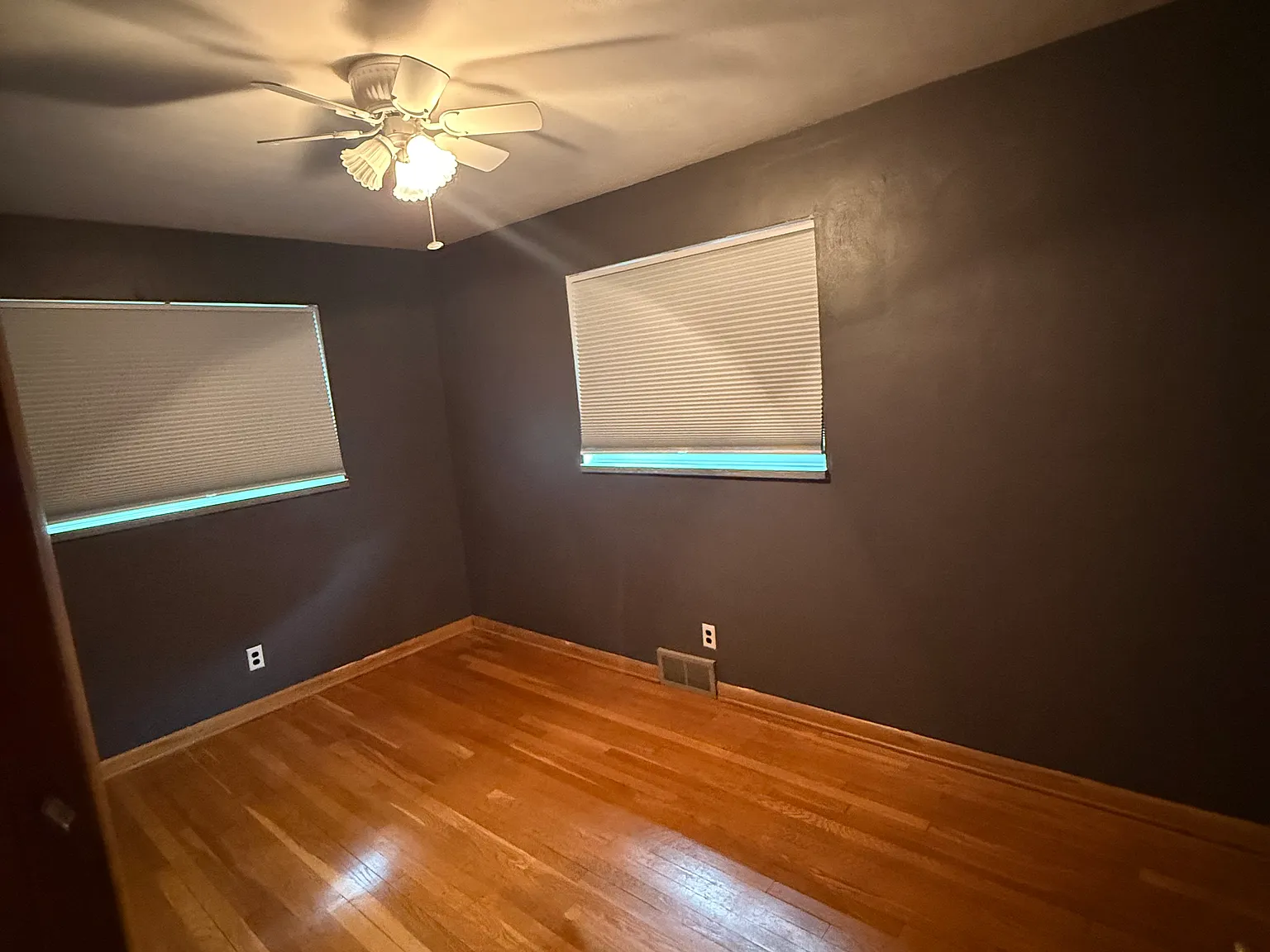 3 bed, 1188 sqft, $2,100 — Photo 2