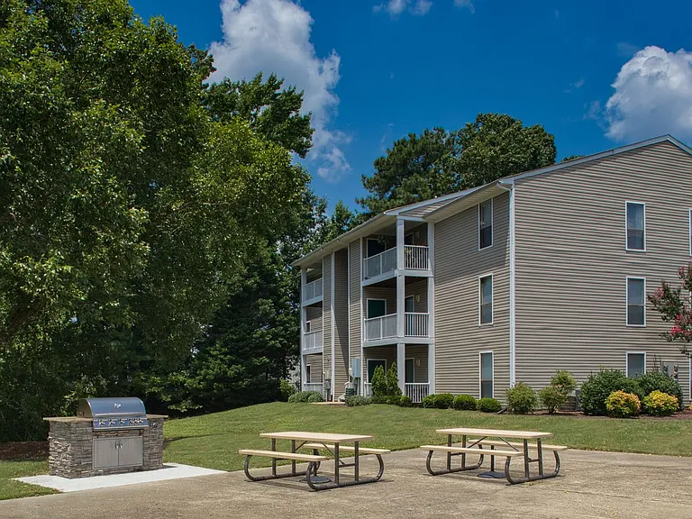 Hunter's Mill Apartments — Photo 12