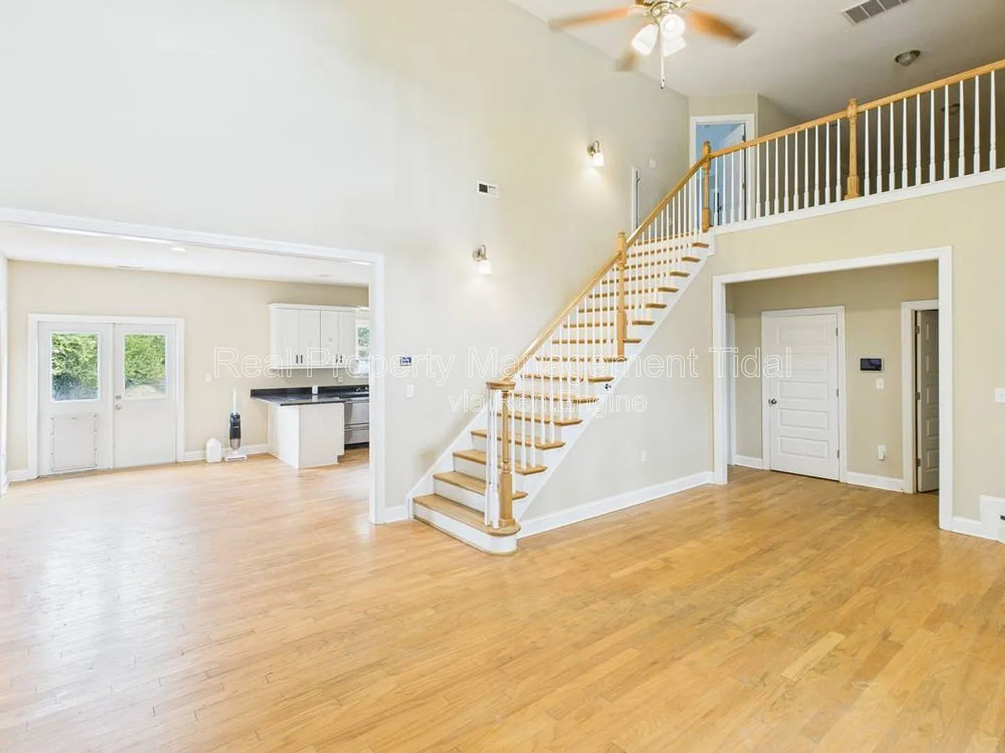 4 bed, 3.5 bath, 3036 sqft, $2,995 — Photo 3