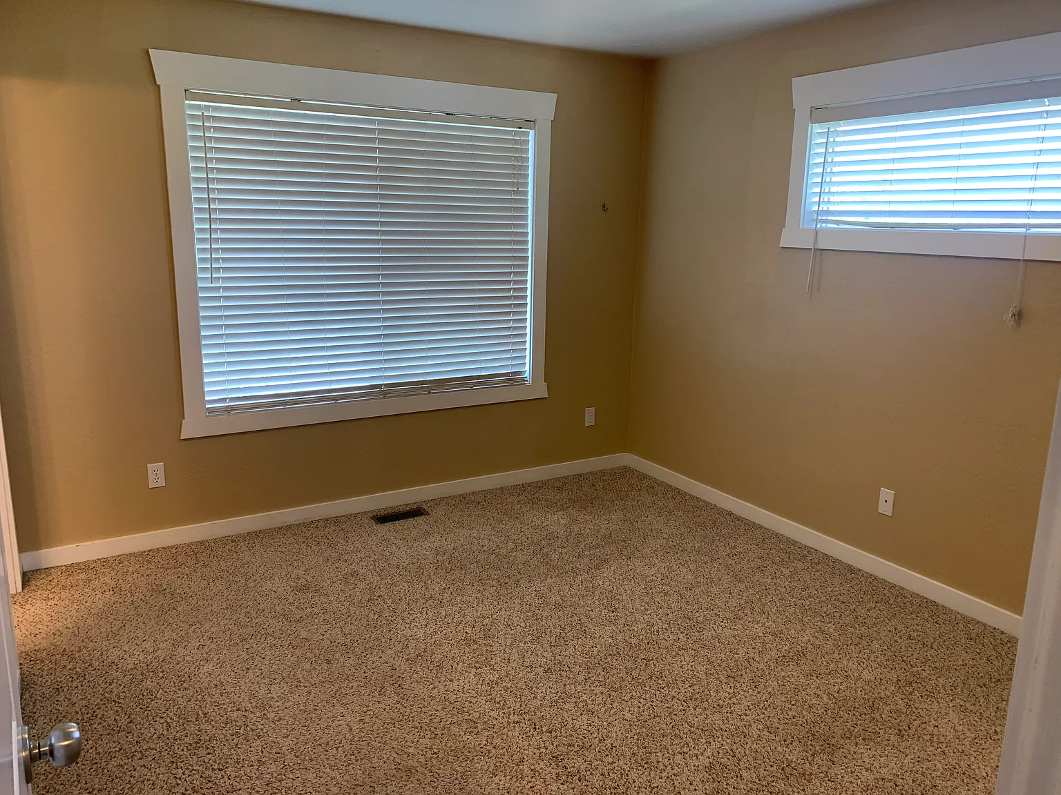 3 Bedroom, 2.5 Bath House — Photo 2