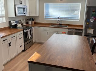 31 Selden Ln, Oakland, ME 04963