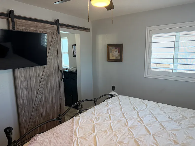 809 W Elna Rae St — Photo 10