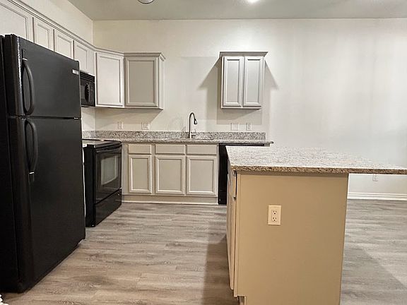 2nd image of 774 W Breeze Cv #1