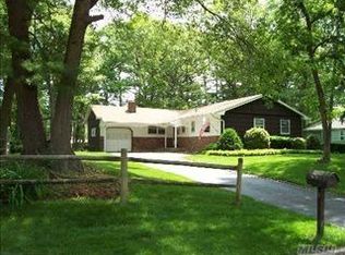 9 Nottingham Ct, Nesconset, NY 11767