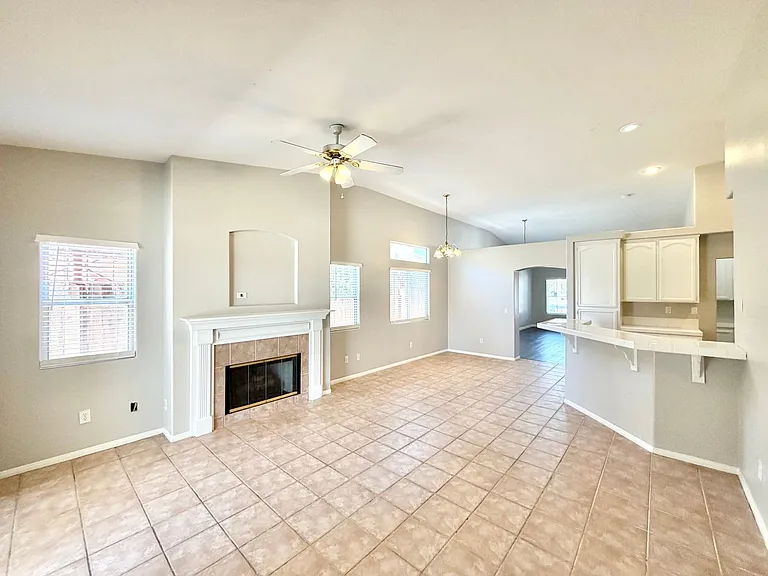 27071 School Park Dr — Photo 8