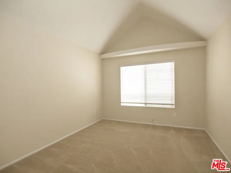 10627 Moorpark St #4 — Photo 9