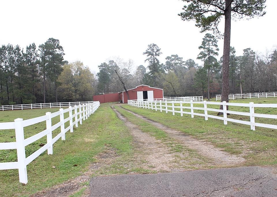 1st image of 15472 Crown Oaks Dr