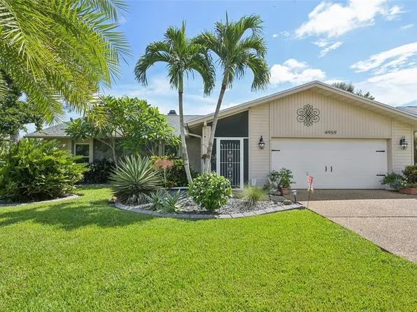 4959 Southern Wood Dr, Sarasota, FL 34241