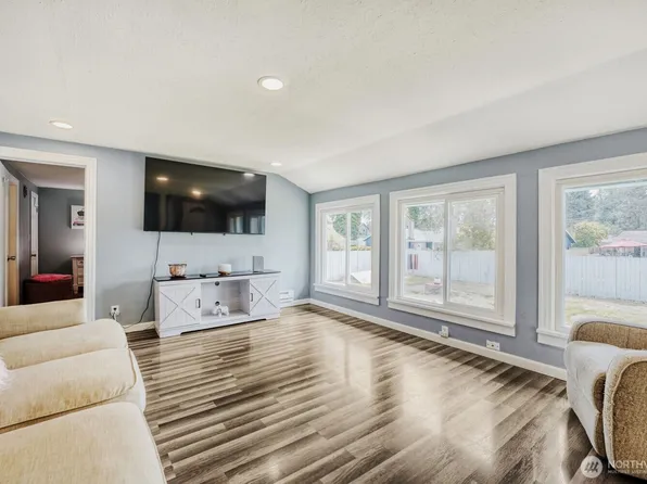 908 9th Street NE, Auburn, WA 98002
