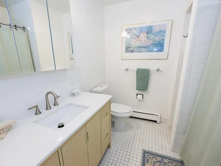 46 Robinson Ave #2 — Photo 2