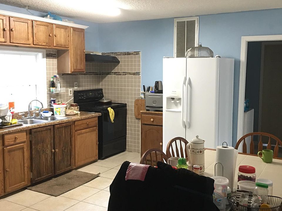 2nd image of 2860 Riverneck Rd