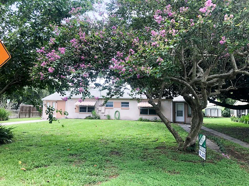 5555 Barton Dr