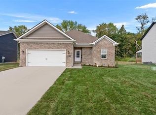 608 Pleasant Meadow Ln, Bowling Green, KY 42101