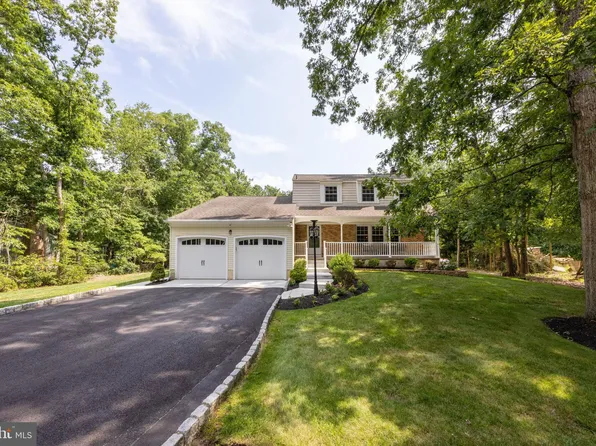 1033 Shawnee Ln, Vincentown, NJ 08088