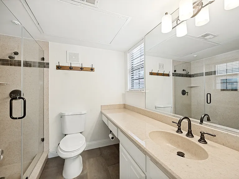 5200 Martel Ave #1-13C — Photo 9